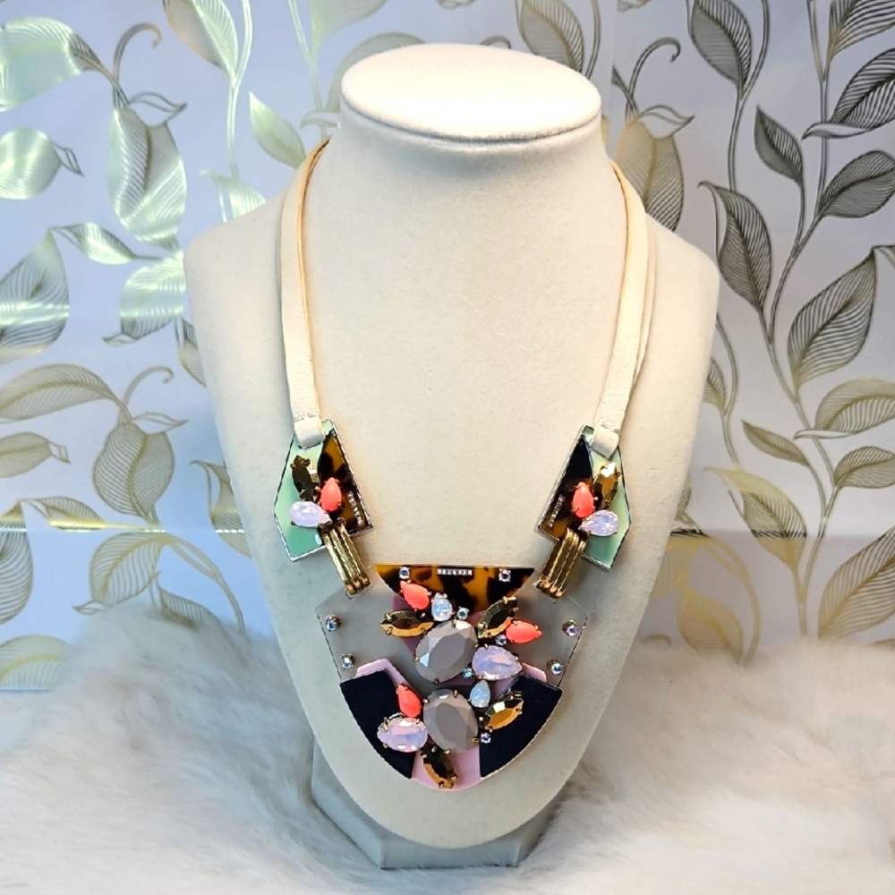 💎 J.Crew Tectonic Plate Statement Necklace – Excellent Condition 💎